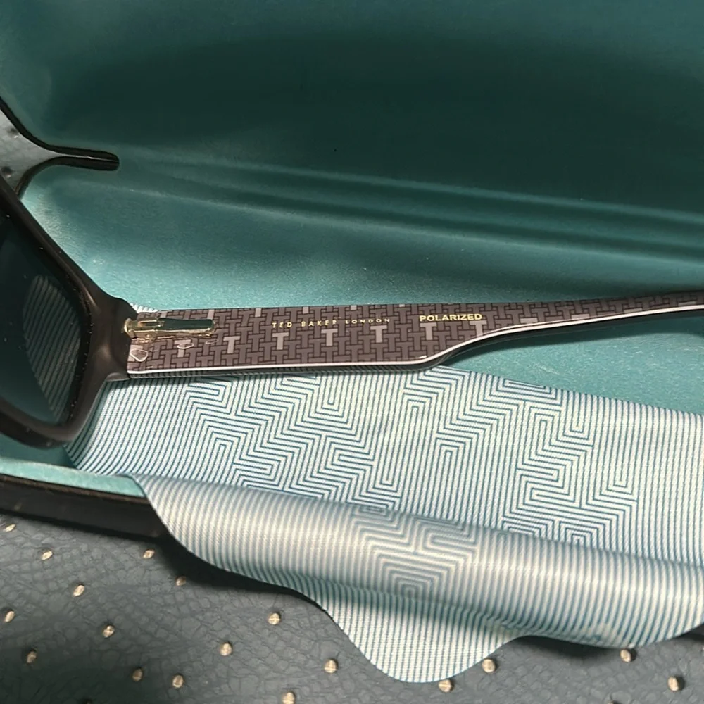TED BAKER man, sunglasses Polaroid Exxon condition - Picture 4 of 6